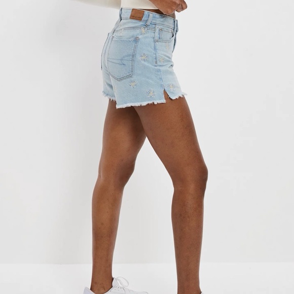 American Eagle Daisy Distressed Jean Shorts - Picture 2 of 9